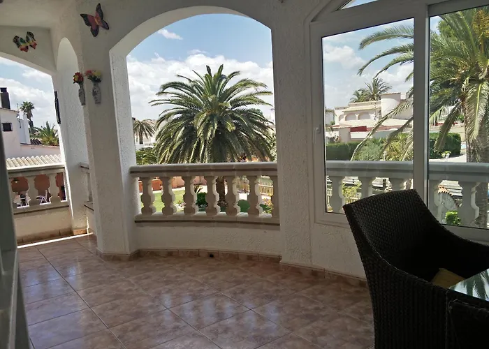 Villa Amb Amarre I Jardi