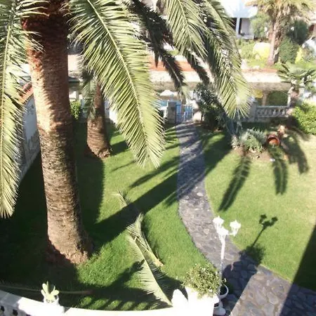 Villa Amb Amarre I Jardi Empuriabrava Exterior photo