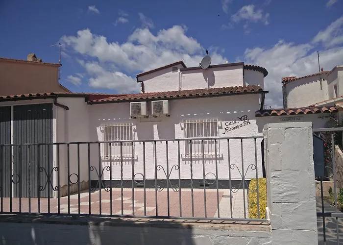 Villa Amb Amarre I Jardi